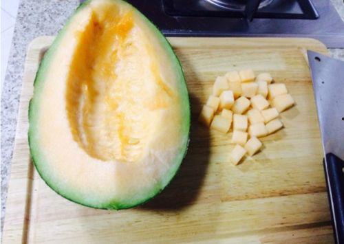 黑壳虾吃哈密瓜好吗,黑壳虾食用哈密瓜的营养价值与适宜性分析