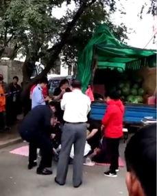 吃瓜爆料女人打架视频,吃瓜群众目睹的惊人女子打架现场