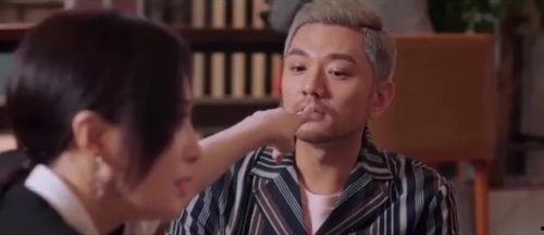 全娱乐圈都靠我吃瓜,我只负责吃