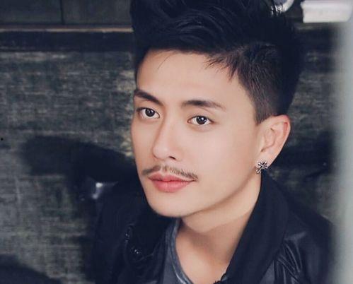 假扮男明星网红,揭秘网红背后的神秘魅力