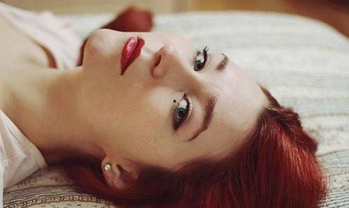 今日文案吃瓜少女啥意思,网络热词背后的文化现象